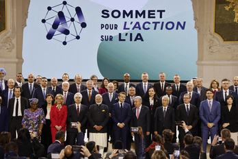 Una foto de grupo, con el indio Narendra Modi y el francés Emmanuel Macron en el centro, ha clausurado la cumbre de París.