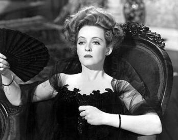 Bette Davis 1941eko 'Azeritxoak' filmean.