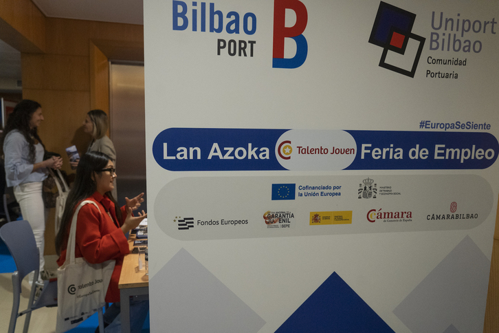 Bilbon egindako enplegu azoka bat, artxiboko irudian.