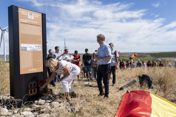 Urtero egiten zaie omenaldia Valcarderako Hilobiaren memoriagunean. Irudia 2022koa da.