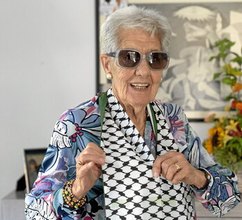 Esther Zabalegi Burgi