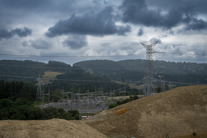 Gatikan eraikizten ari diren energia azpiegitura berria.