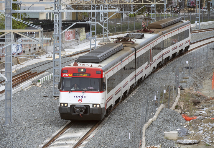 Lakuako Gobernuaren eskuetan daude orian Renfek operatzen dituen aldiriko trenak.