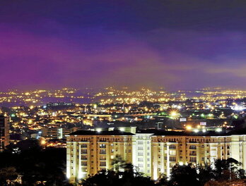 Costa Ricako Escazú hiria, atzerritar gehien erakarri dituenetako bat.