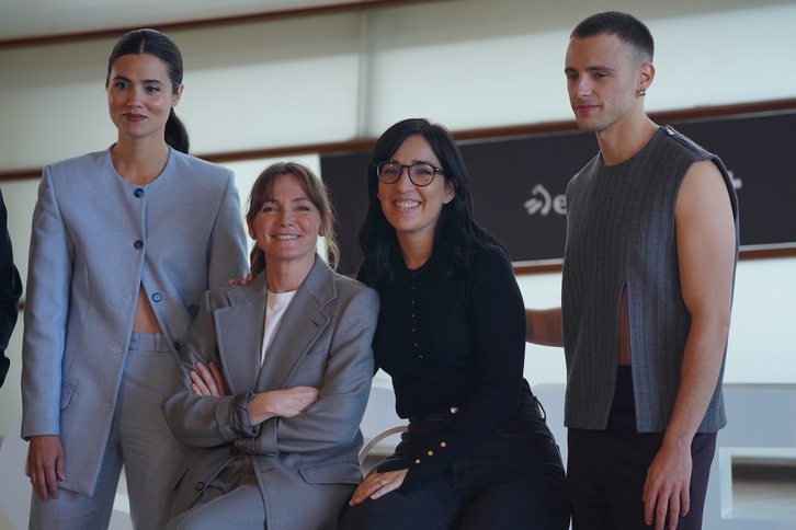 ‘Querer’ telesaileko lantaldea iaz, Zinemaldian.