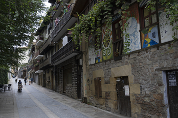 Lezoko herria, irudian.