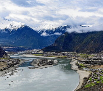 Txinak presa eraiki nahi duen ingurua.