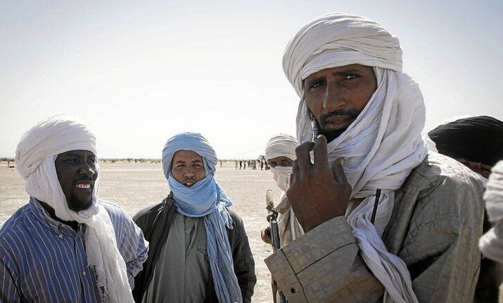 HCUAko kide batzuk, Maliko Koygouma inguruan.