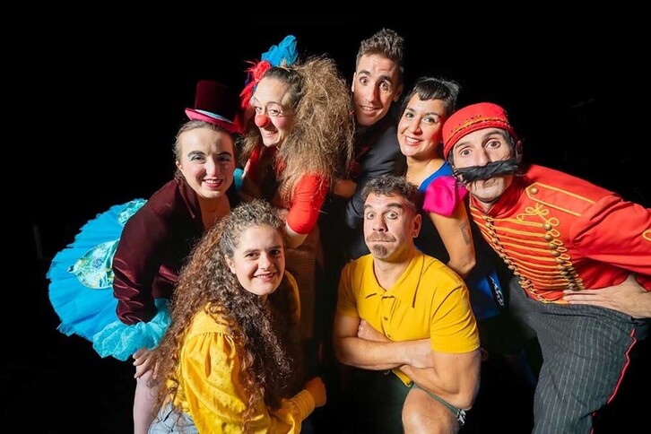 ‘Jostailuen zirkua’ ikuskizunak doako 30 emanaldi izango ditu, jostailuei bigarren bizitza bat ematera gonbidatzeko.