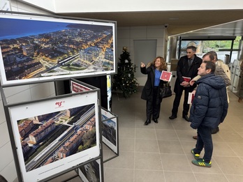 Susana Garcia Chueca, erakusketaren aurkezpenean.