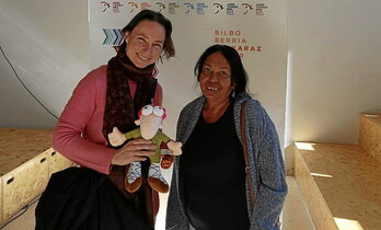 Lauren Cambell eta Sylvia Tkac, Euskal Herrira egindako bisitan.