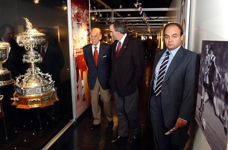 Telmo ‘Zarra’ eta Jose Angel iribar, 2003an, Athletic-en garaikur aretoaren inagurazioan.