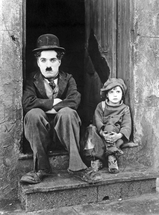 Jackie Coogan eta Charles Chaplin, klasiko eder honetan.