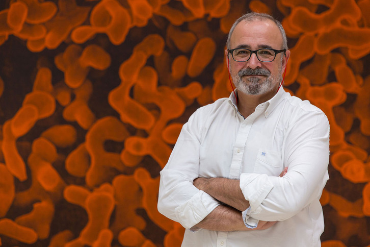 Ignacio Lopez Goñi, Nafarroako Unibertsitateko Mikrobiologiako katedraduna.