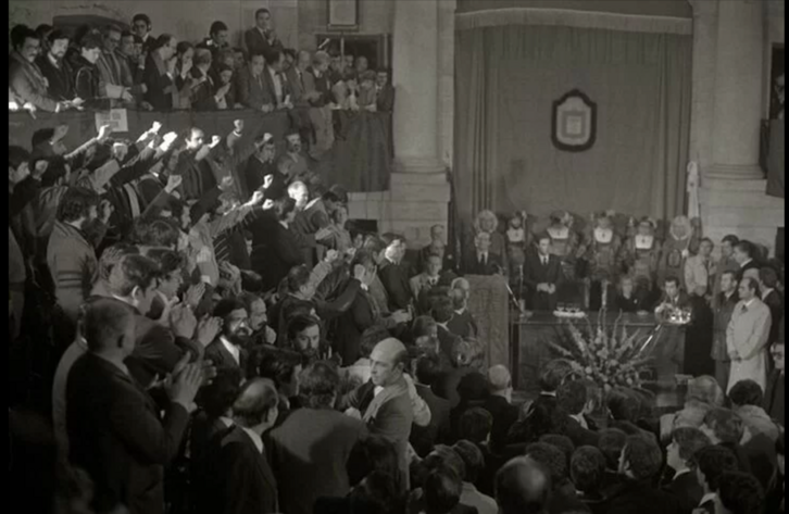 Gaur 45 urte hartu zen irudi historiko hau.