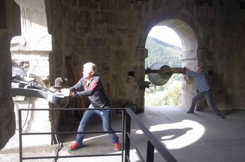 Kanpai-joleak Eleizondon, Zeanurin.