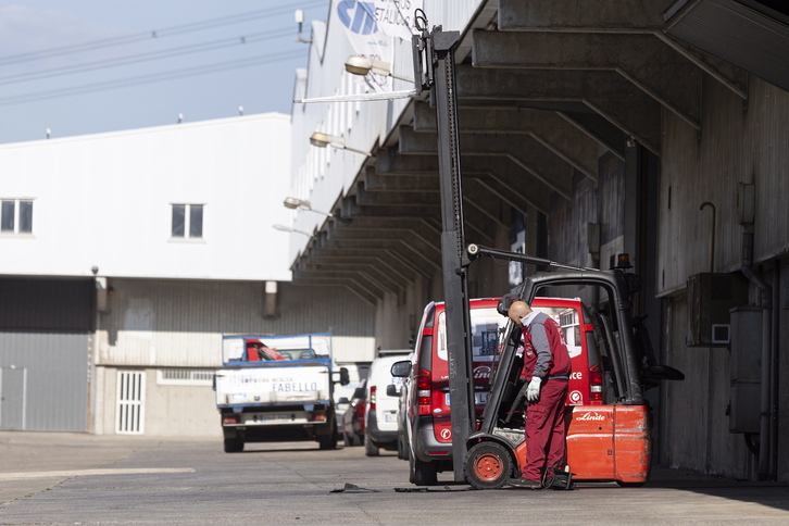 Arabako industriagune bat, artxiboko irudian.