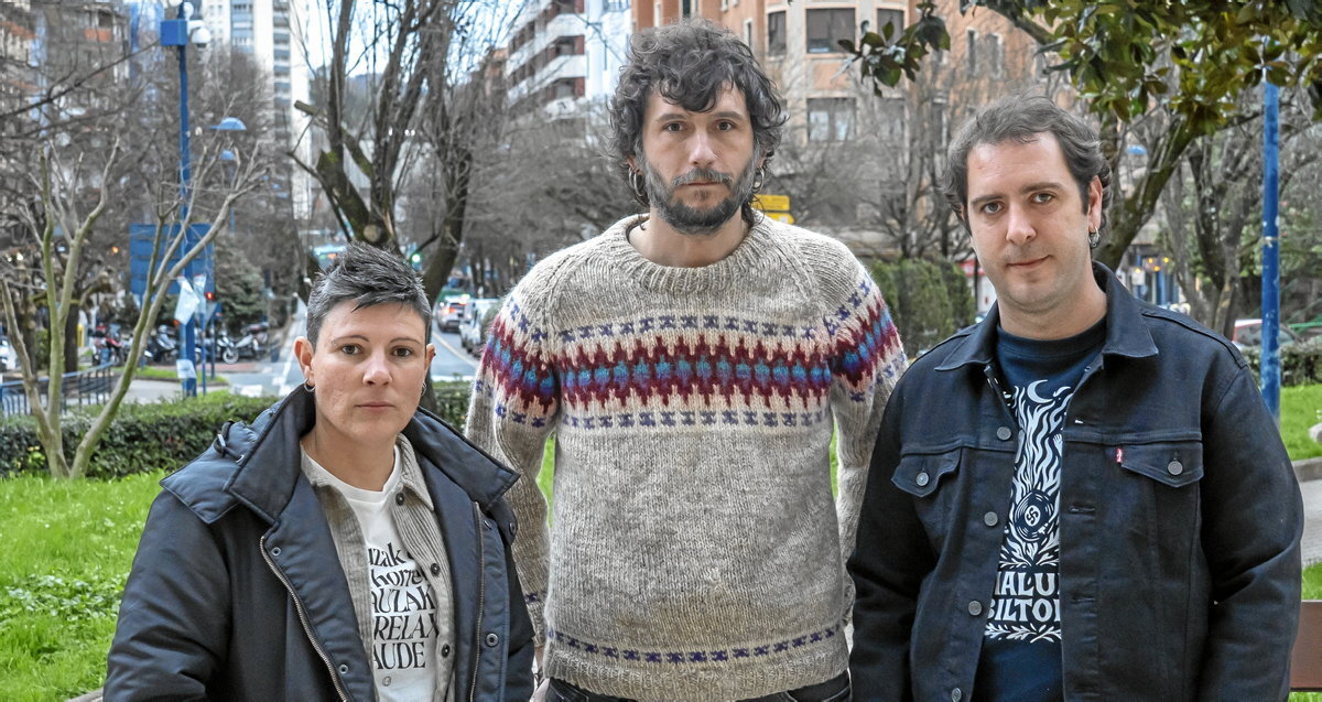 Torturatuen senide eta lagunak: hitz gutxiko akonpainamendu handia