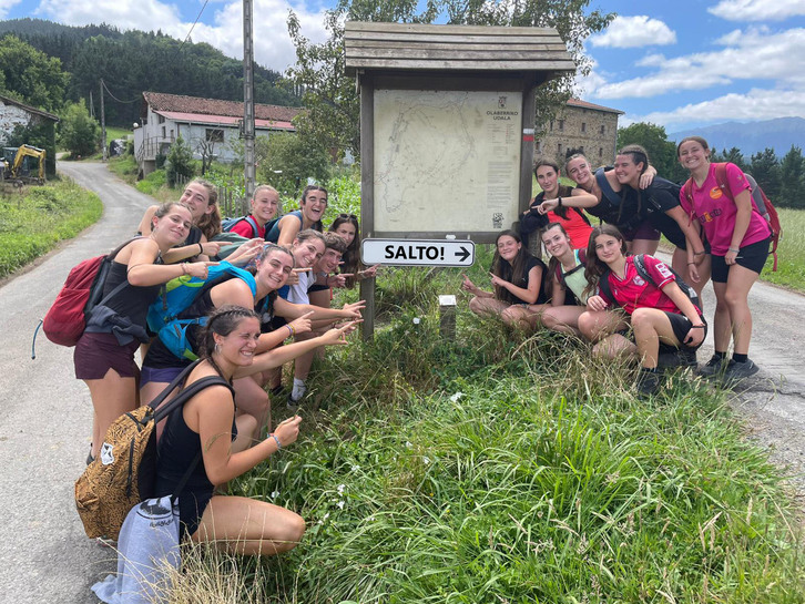 Izen-ematea zabaldu du UEMAk Salto! udalekuetan parte hartzeko.