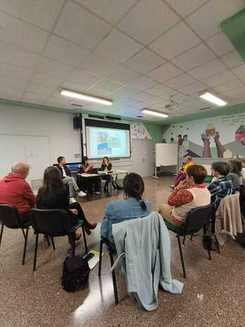 Agurtzane Solabarrieta eta Xabier Lertxundi, Usurbilgo eta Hernaniko alketak mahai-inguruan.