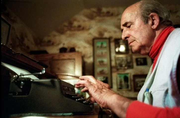 Robert Laxalt, lanean.