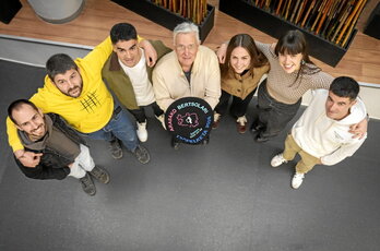 Finalistak eta txapel emailea asteon izandako aurkezpenean.